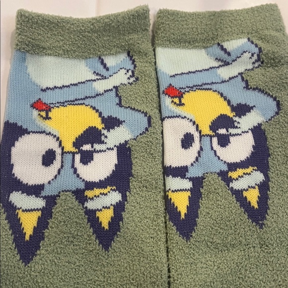 Bluey Fuzzy Crew Cartoon Character Green Socks - Picture 3 of 8